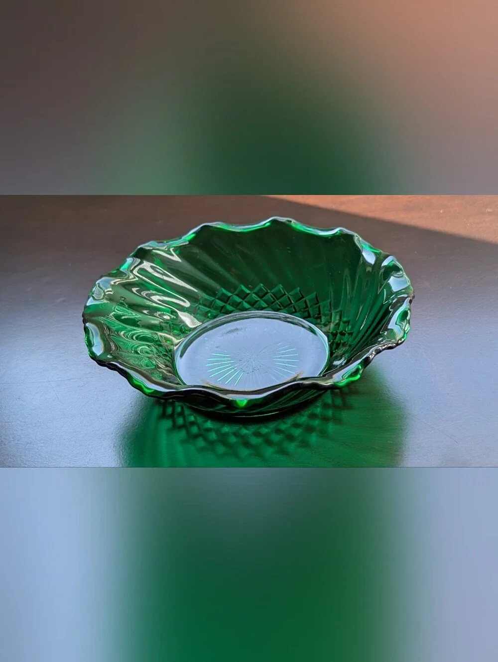 Vintage Anchor Hocking Forest Green Diamond Swirl Glass Bowl 6.5 In Ruffle Edge